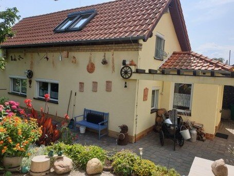 Hausansicht Haus Seitenansicht